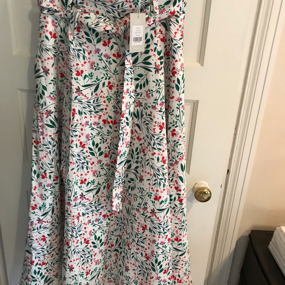 NWT Biden white w multiflowers long skirt